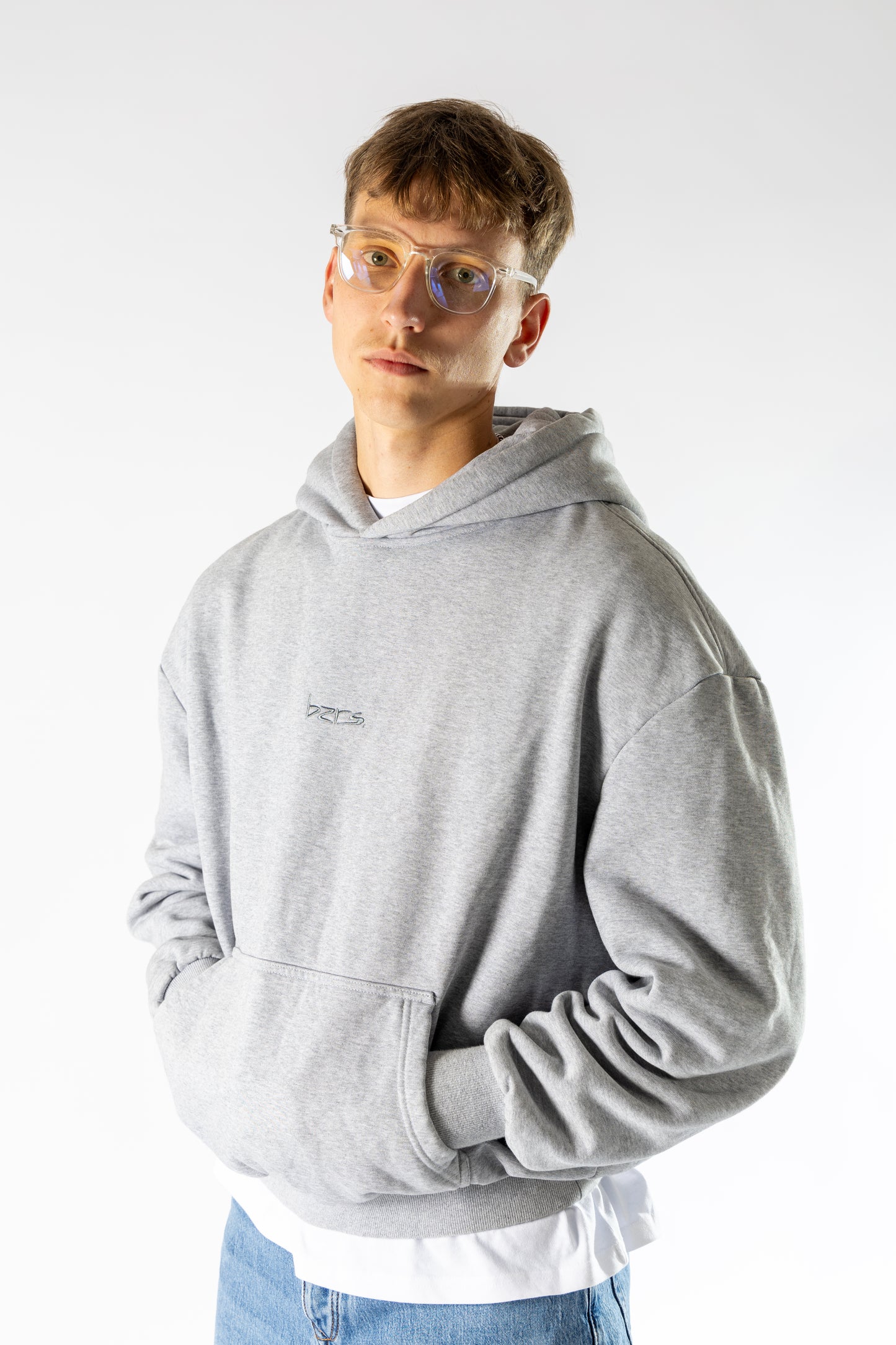 SU VISA DERAMA PAGARBA